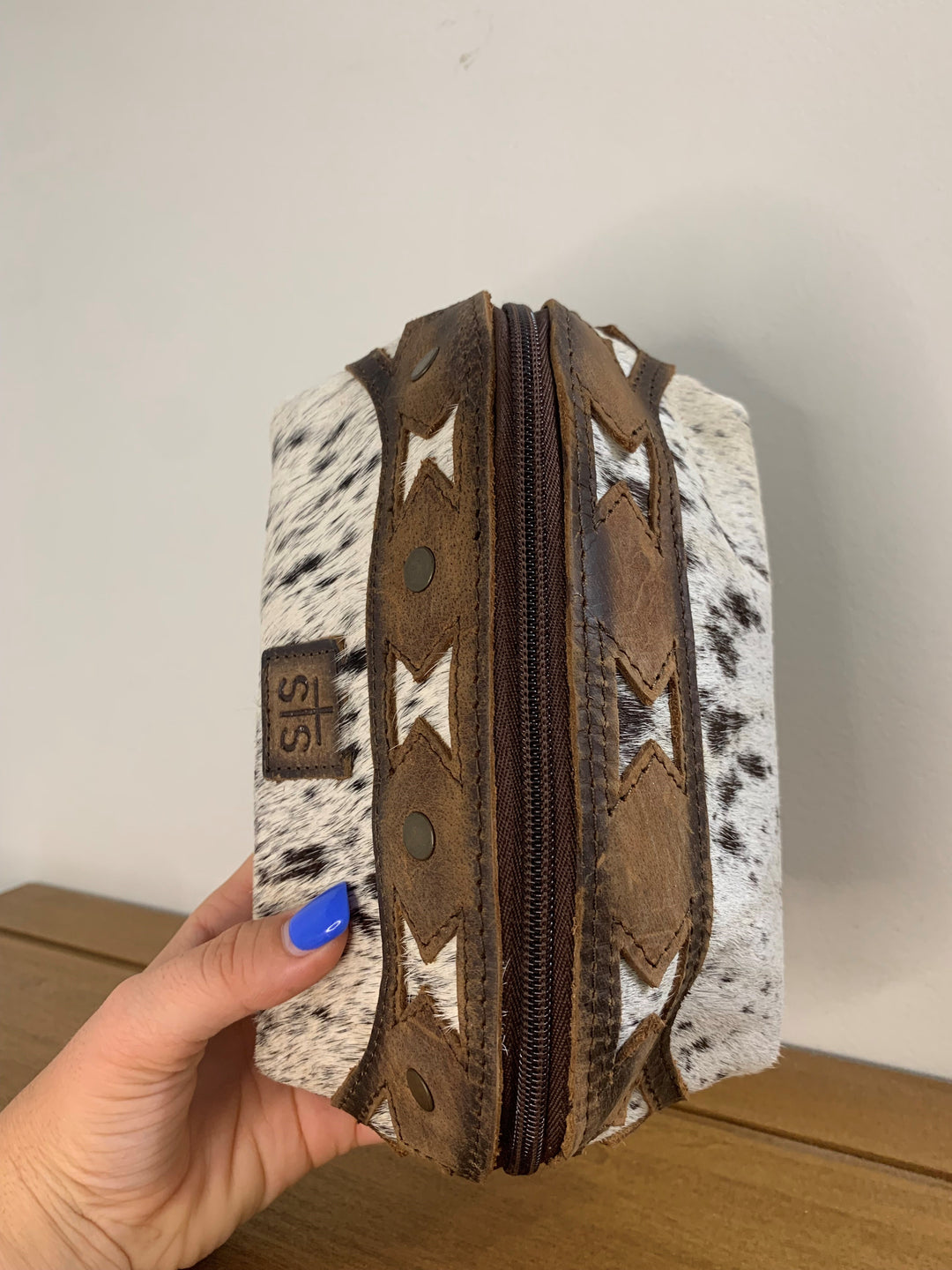 STS Roswell Cowhide Belle Makeup